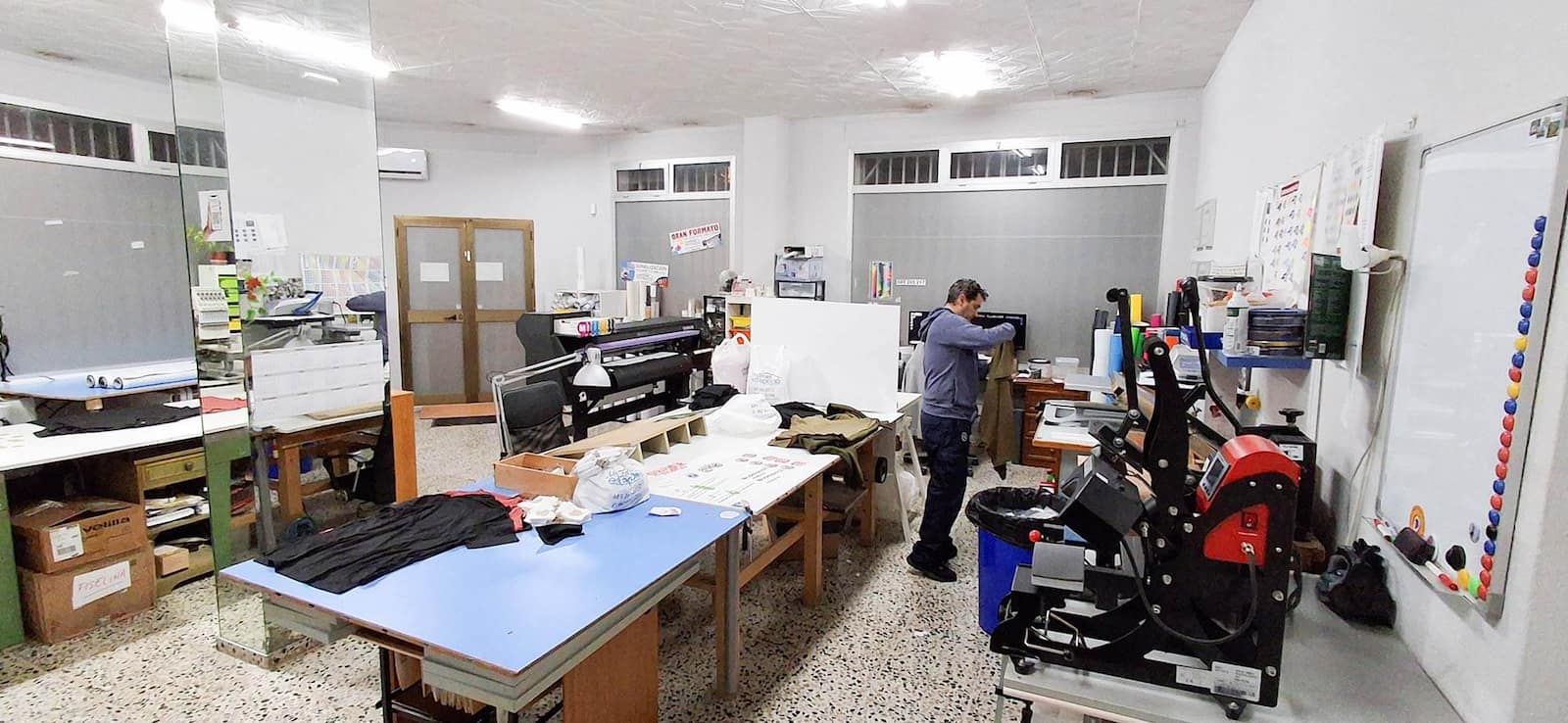 Taller Uniformes Estepona – maquinaria